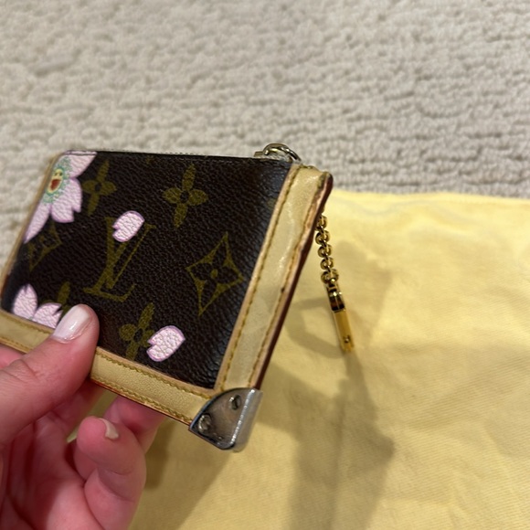 UNIQUE Louis Vuitton Key Wallet - Picture 4 of 5